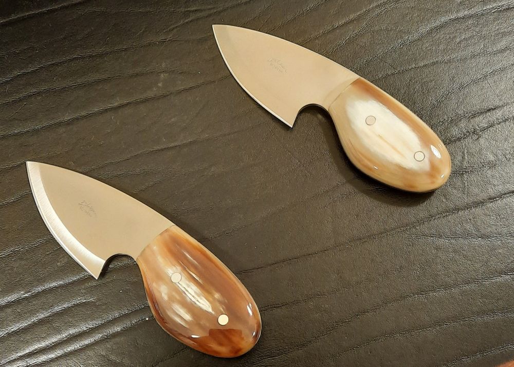 coppia coltelli per formaggi duri